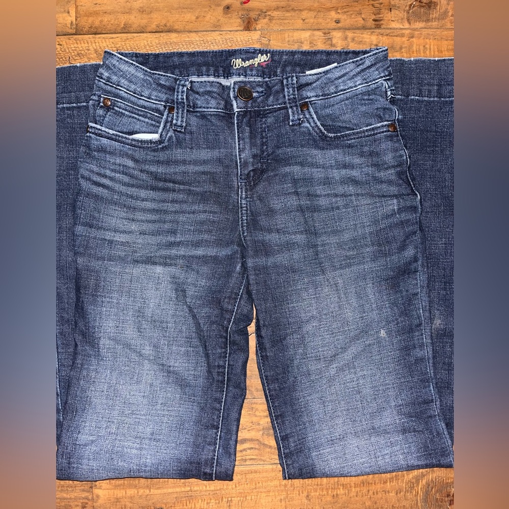 Women’s wrangler jeans- 25 regular